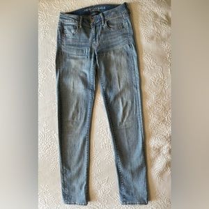 American Eagle mid-rise,skinny, stretch, light wash women’s jeans, 4 regular